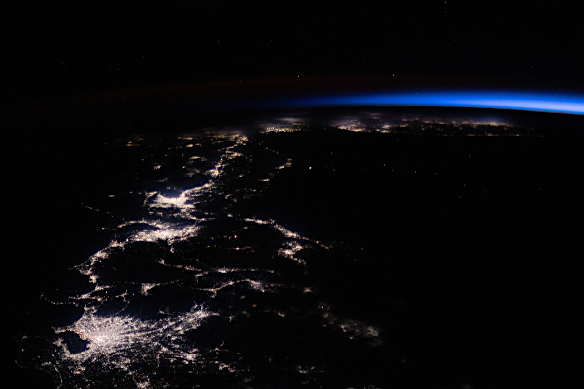宇宙から見た日本の夜景 年3月16日撮影 アストロピクス