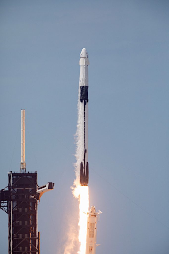ファルコン9の打ち上げ。Image Credit: NASA/Kim Shiflett