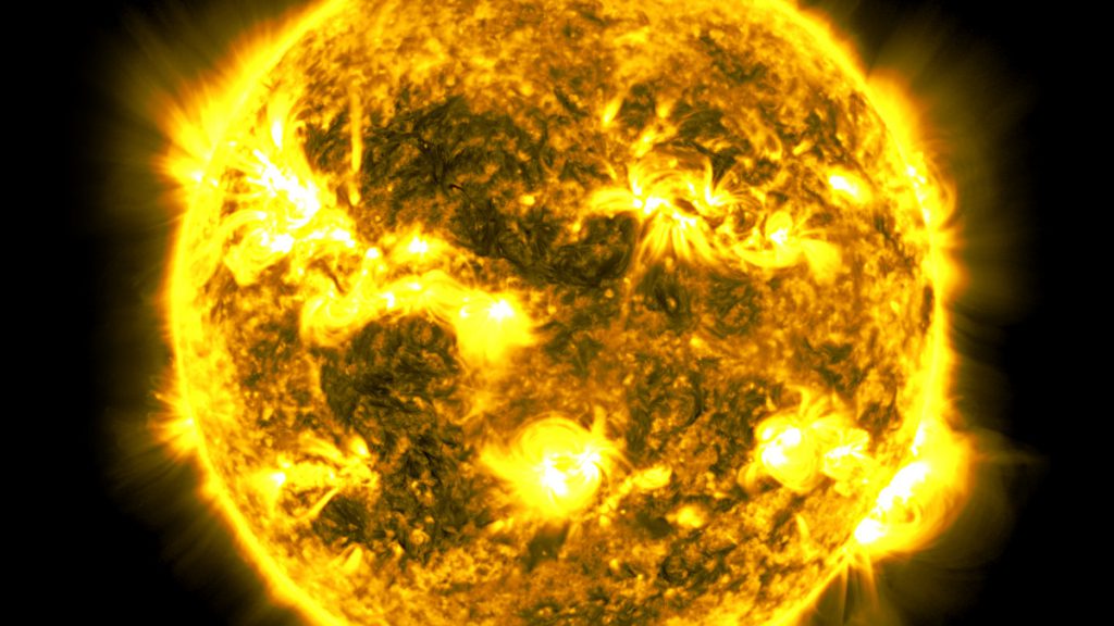 太陽画像10年分 圧巻の61分タイムラプス映像 アストロピクス