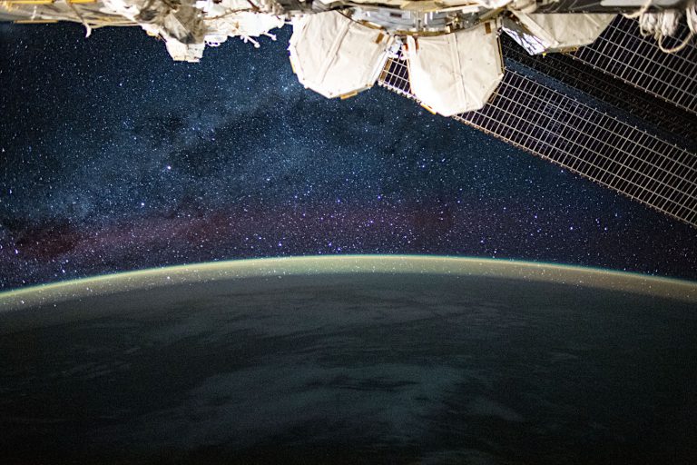 ISSから見た星空 〜 天の川、南十字星、おおかみ座