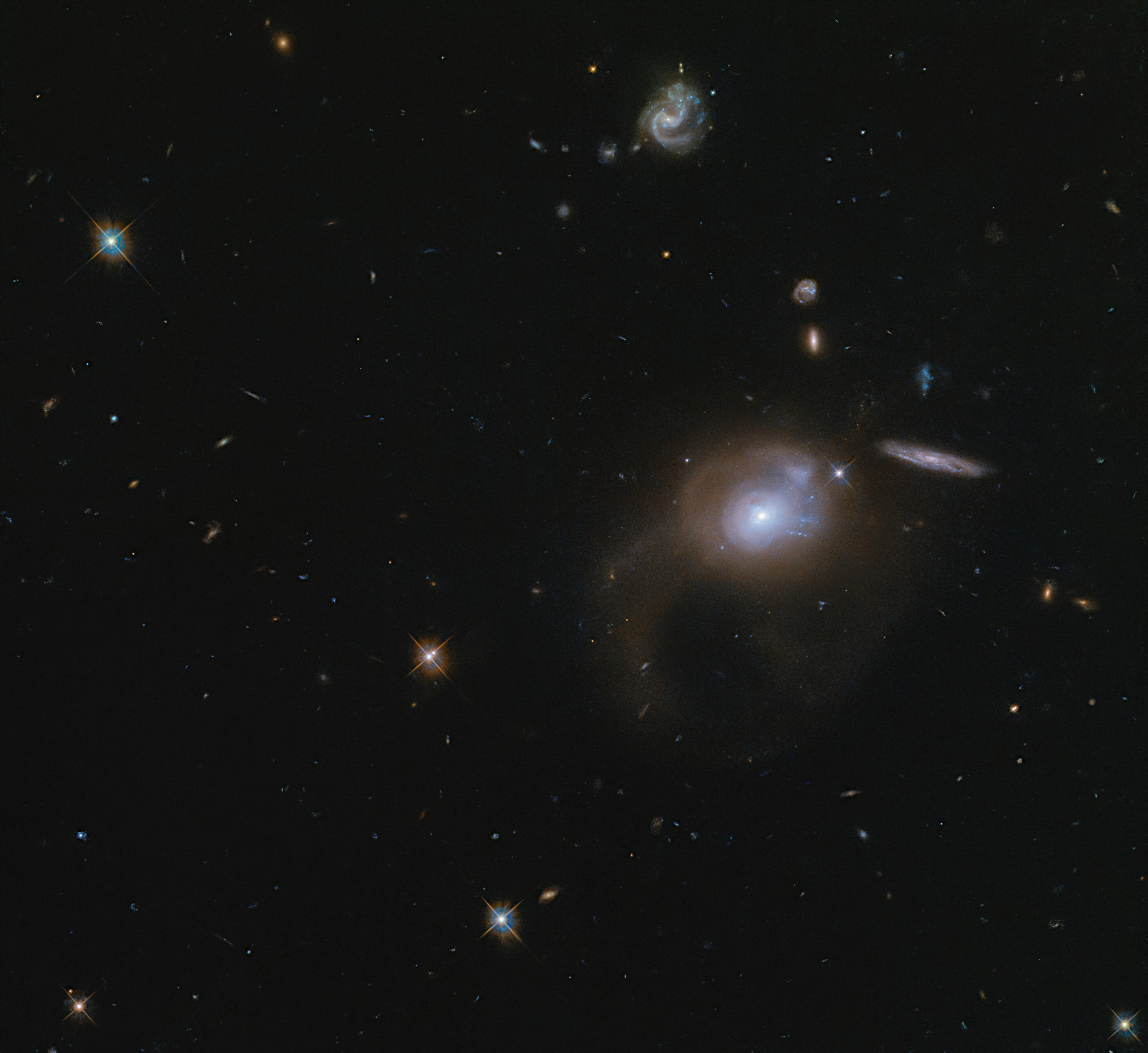 ハッブル宇宙望遠鏡がとらえたポストスターバースト銀河