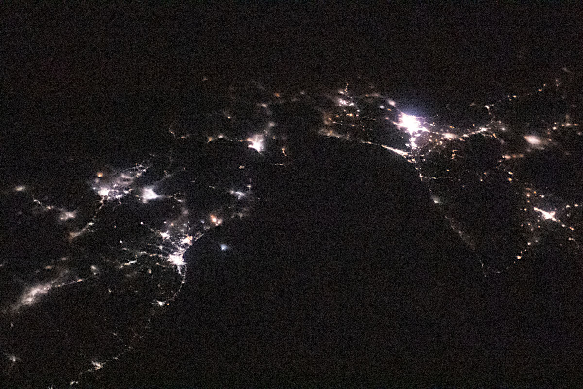 宇宙からの夜景写真で日本列島縦断 アストロピクス