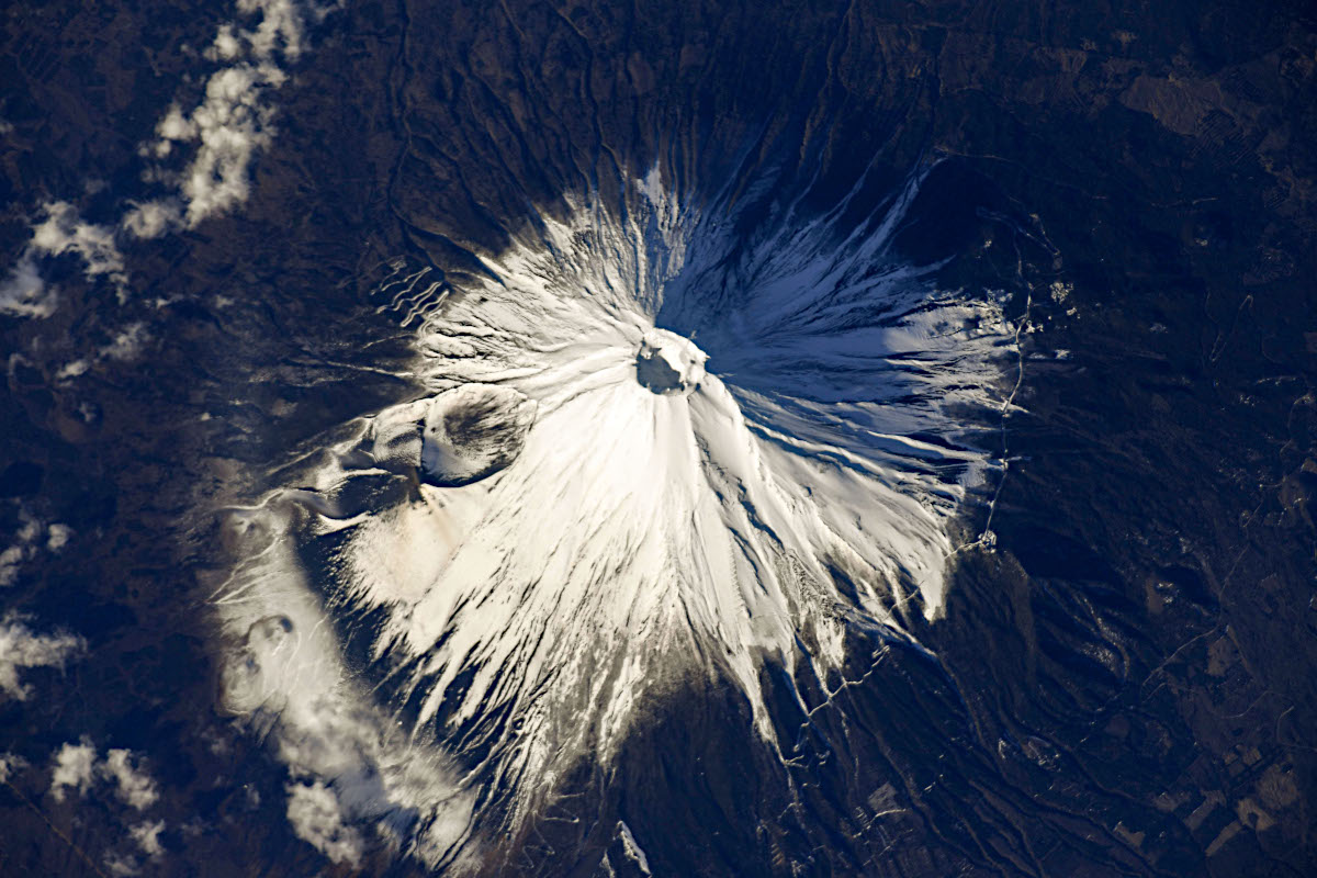 宇宙 から 見 た 富士山