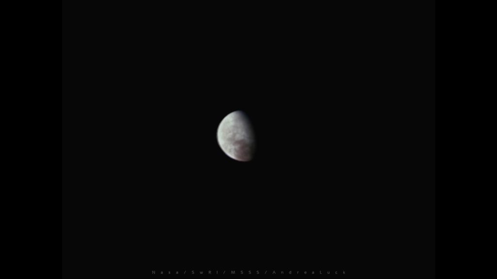 ジュノー探査機に搭載されたジュノーカムで、2021年10月16日に撮影されたエウロパ。8万2000kmの距離から撮影されました。