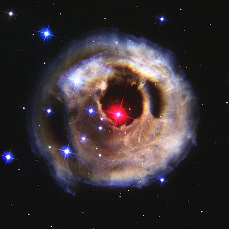 2002年9月2日に撮影。Image Credit: NASA, ESA and H.E. Bond (STScI)