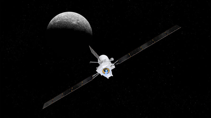 水星に接近するベピコロンボの想像図。手前側に太陽電池アレイを備えた電気推進モジュールが見えています。Image Credit: spacecraft: ESA/ATG medialab; Mercury: NASA/JPL