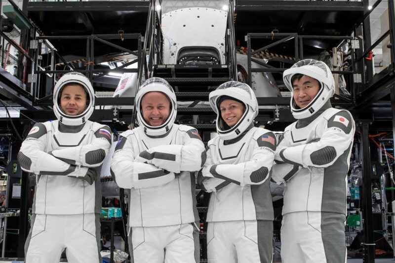 クルー11ミッションの4人の宇宙飛行士。左からオレグ・プラトノフ飛行士、マイク・フィンク飛行士、ジーナ・カードマン飛行士、油井亀美也飛行士。Image Credit: SpaceX